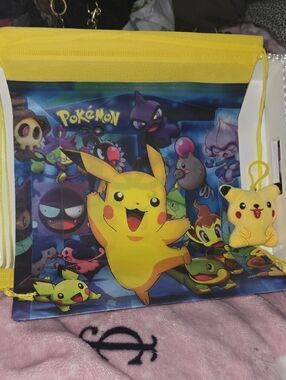 Pokémon Pikachu Drawstring Backpack - Yellow With Pokemon Charn